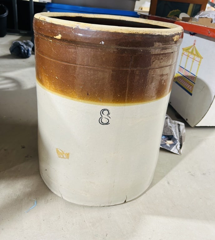 AMERICAN 8-GALLON TWO-TONE CROCK, C. 1900 (1 of 2)