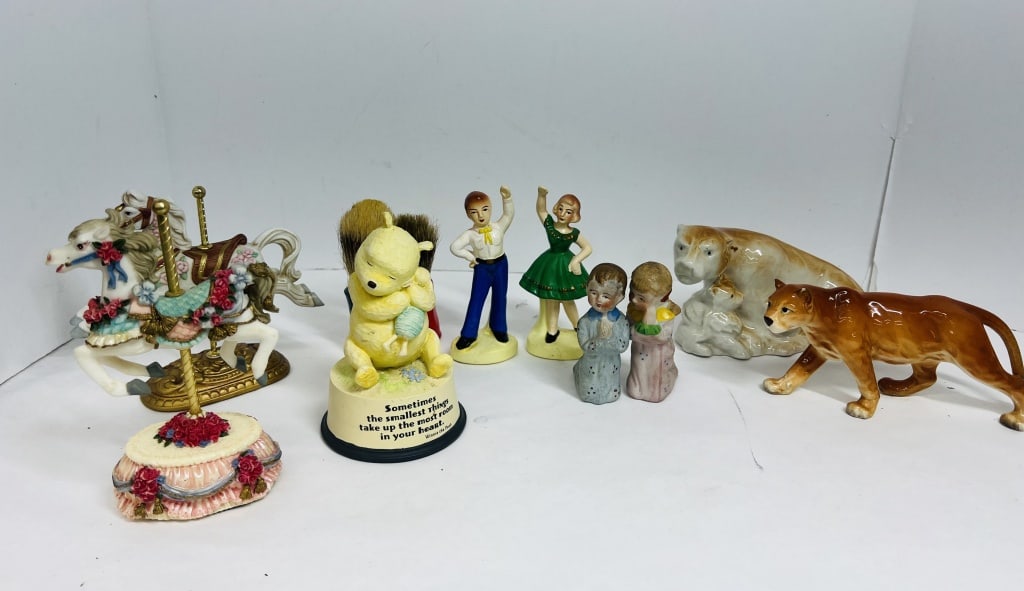 HERITAGE HOUSE AND ASSORTED FIGURINES, 20TH CENTURY (1 of 7)