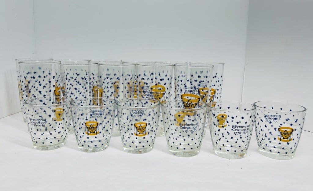 BICENTENNIAL COMMEMORATIVE GLASS COLLECTION, 1976 (1 of 4)