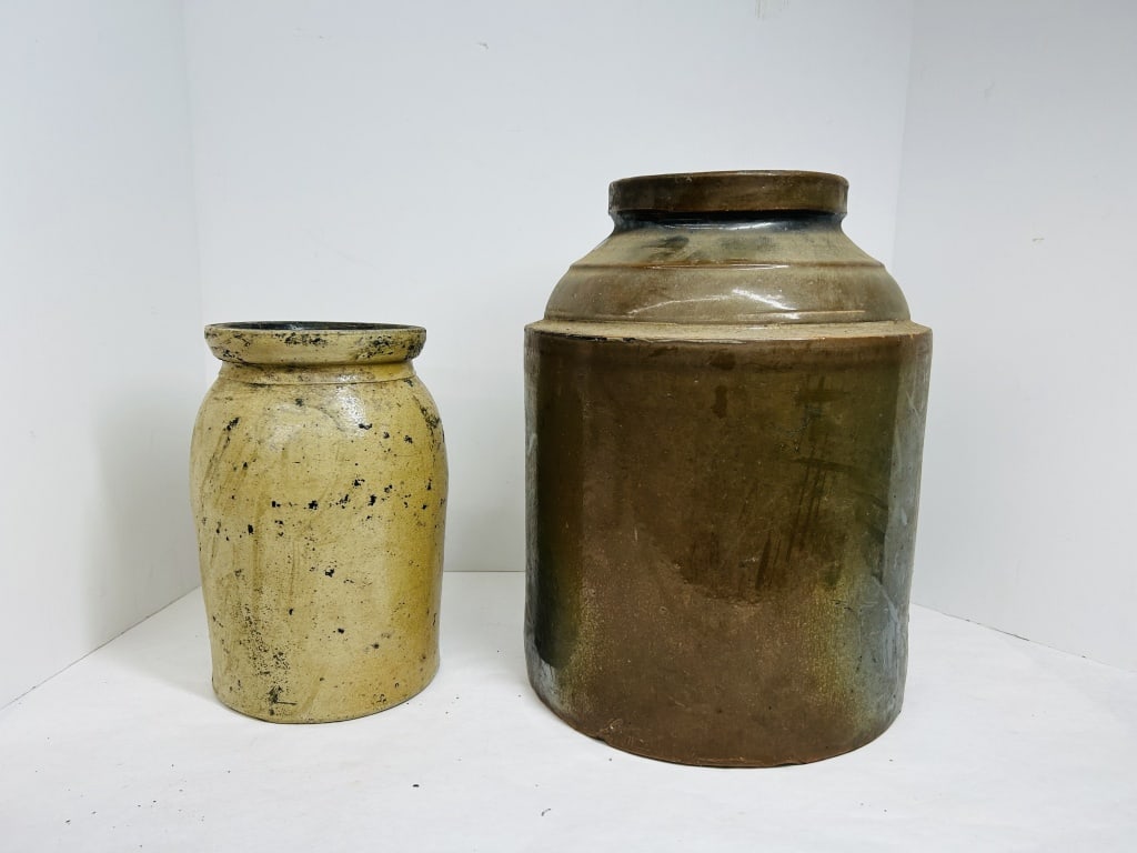 TWO AMERICAN STONEWARE JARS, 19TH CENTURY (1 of 6)