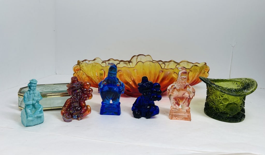 DECORATIVE ART GLASS COLLECTION (1 of 6)