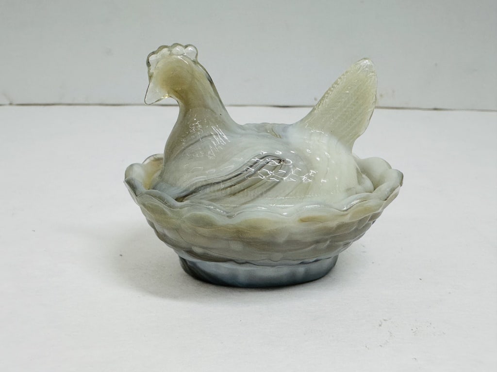 MINI BOYD SLAG GLASS HEN LIGHT (1 of 6)
