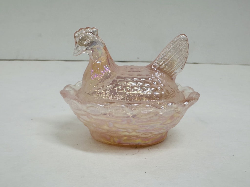 MINI BOYD PINK IRIDESCENT HEN ON NEST: Mini