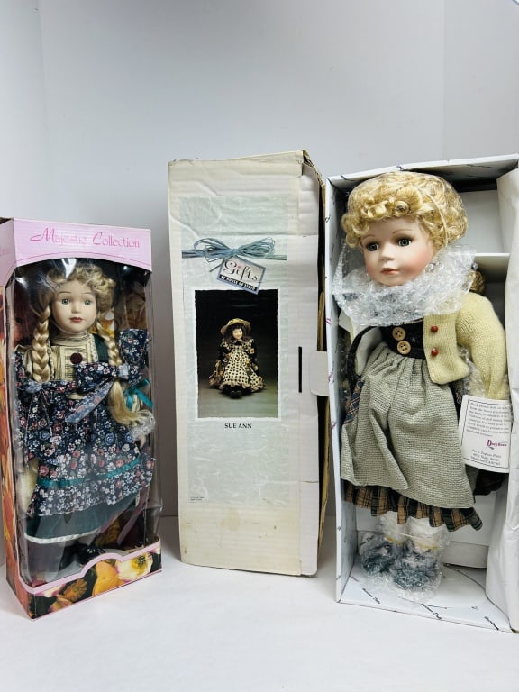 MAJESTIC, LLOYD, DUCK HOUSE PORCELAIN DOLLS (1 of 5)