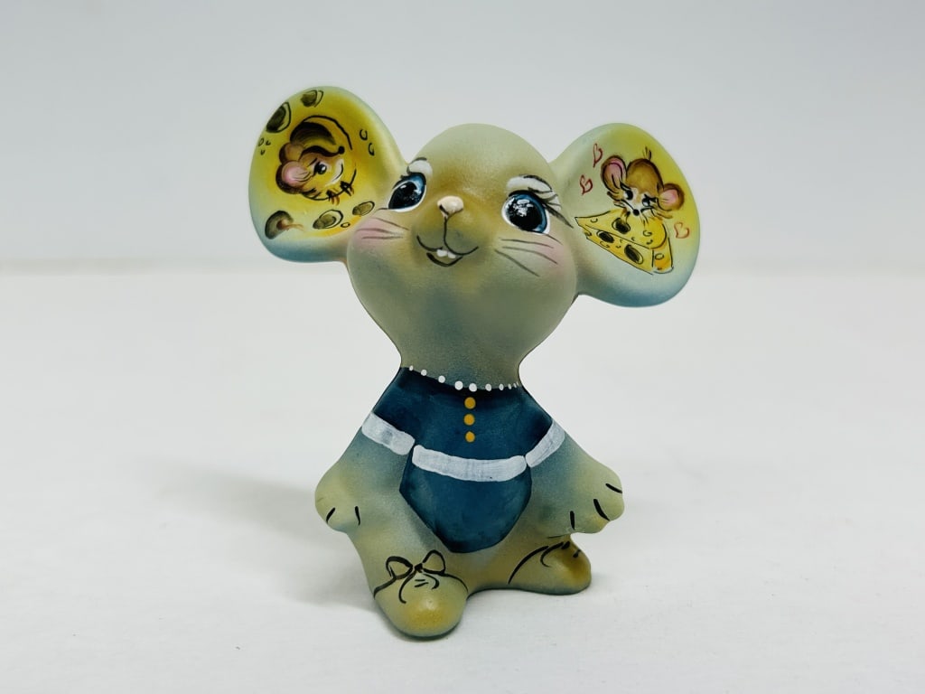 FENTON CERAMIC MOUSE FIGURINE 2004 15/91 (1 of 5)