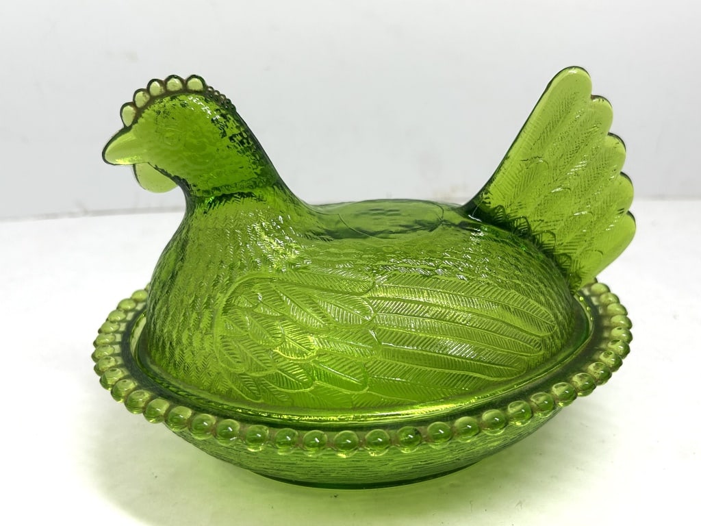 INDIANA GLASS GREEN HEN ON NEST, CIRCA 1970 (1 of 4)