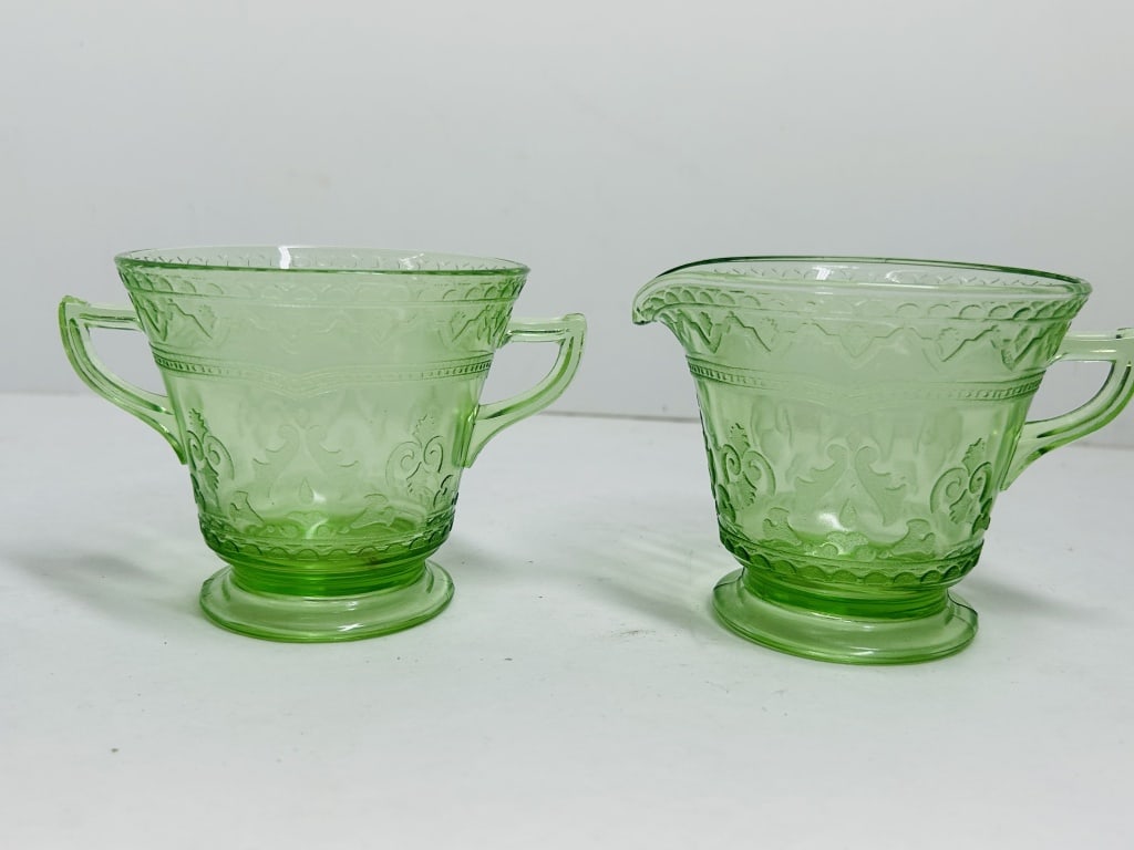 FEDERAL PATRICIAN URANIUM GLASS SET, 1930S (1 of 4)