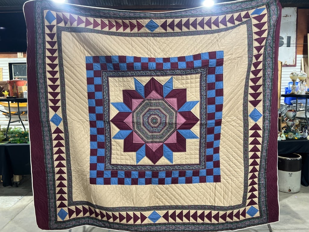 Large Machine Pieced and Machine Quilted Lone Star Pattern Patchwork Quilt (1 of 3)