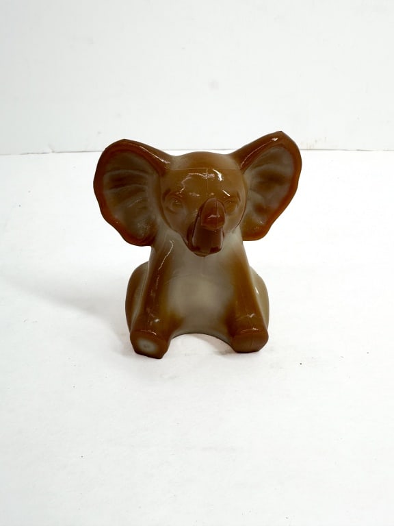 FENTON CHOCOLATE SLAG GLASS ELEPHANT, 1990S (1 of 6)