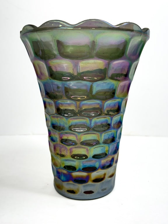 FEDERAL GLASS YORKTOWN IRIDESCENT VASE, 1970S: Federal Glass Yorktown pattern iridescent smoke glass vase. The vessel features a honeycomb optic pattern with a flared scalloped rim.
