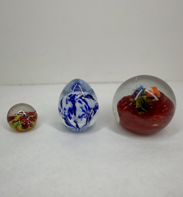 ART GLASS DECORATIVE PAPERWEIGHT TRIO (1 of 2)