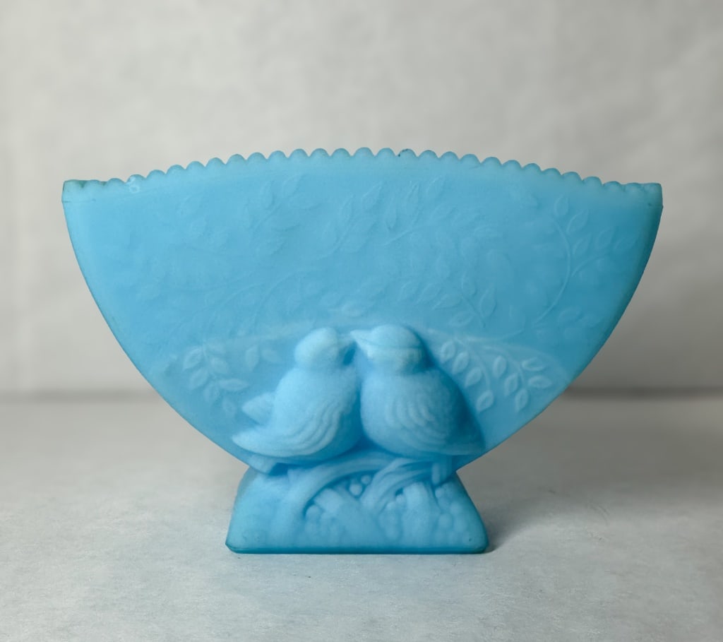 FENTON BLUE SATIN LOVEBIRDS VASE (1 of 5)