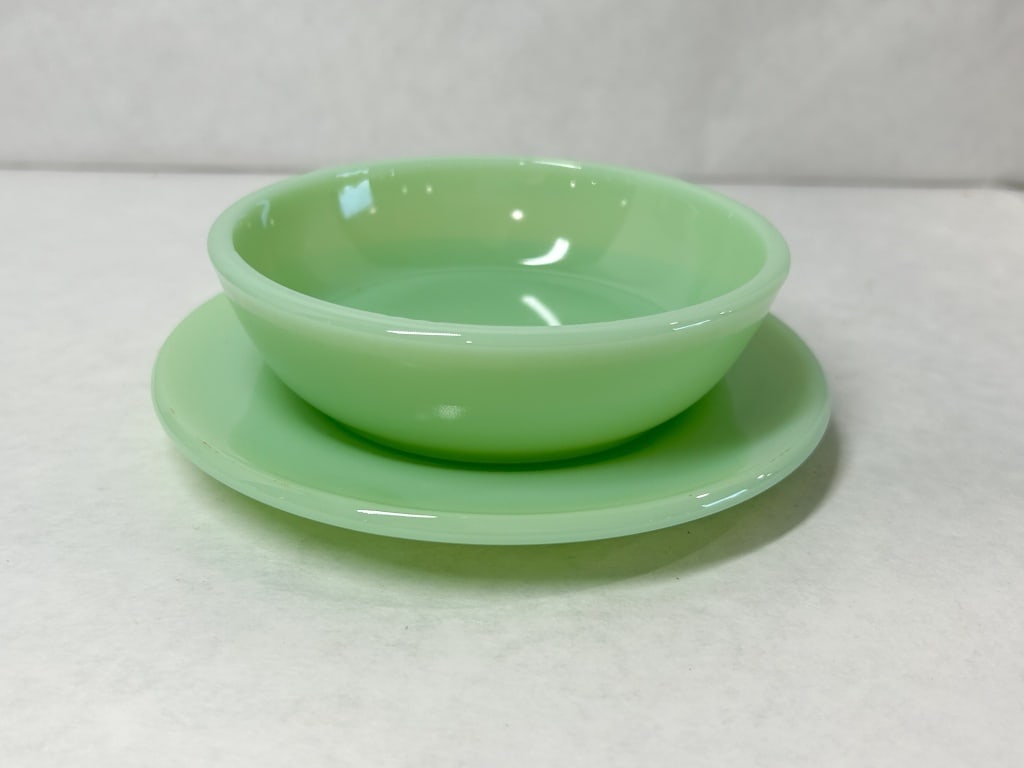 MOSSER JADEITE GLASS BOWL AND SAUCER (1 of 7)
