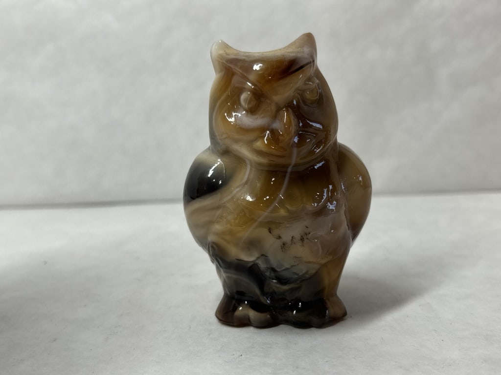 IMPERIAL SLAG GLASS OWL, 1970S: Imperial Glass Corporation owl figurine crafted in caramel slag glass. An embossed IG monogram is located on the lower rear tail section, identifying the manufacturer as the Imperial Glass Corporation