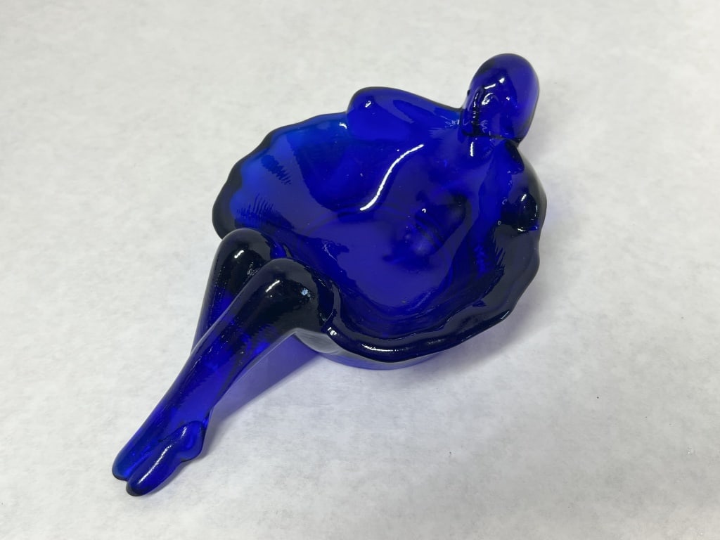 MOSSER COBALT BLUE BATHING BEAUTY SOAP DISH (1 of 5)