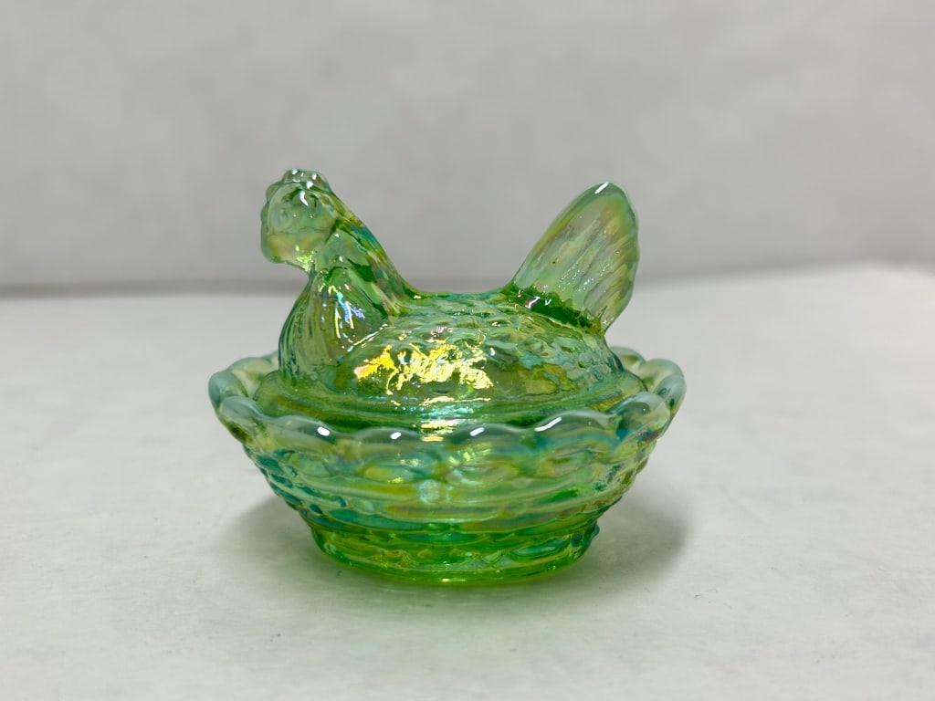 BOYD VINTAGE IRIDESCENT GREEN HEN ON NEST (1 of 4)