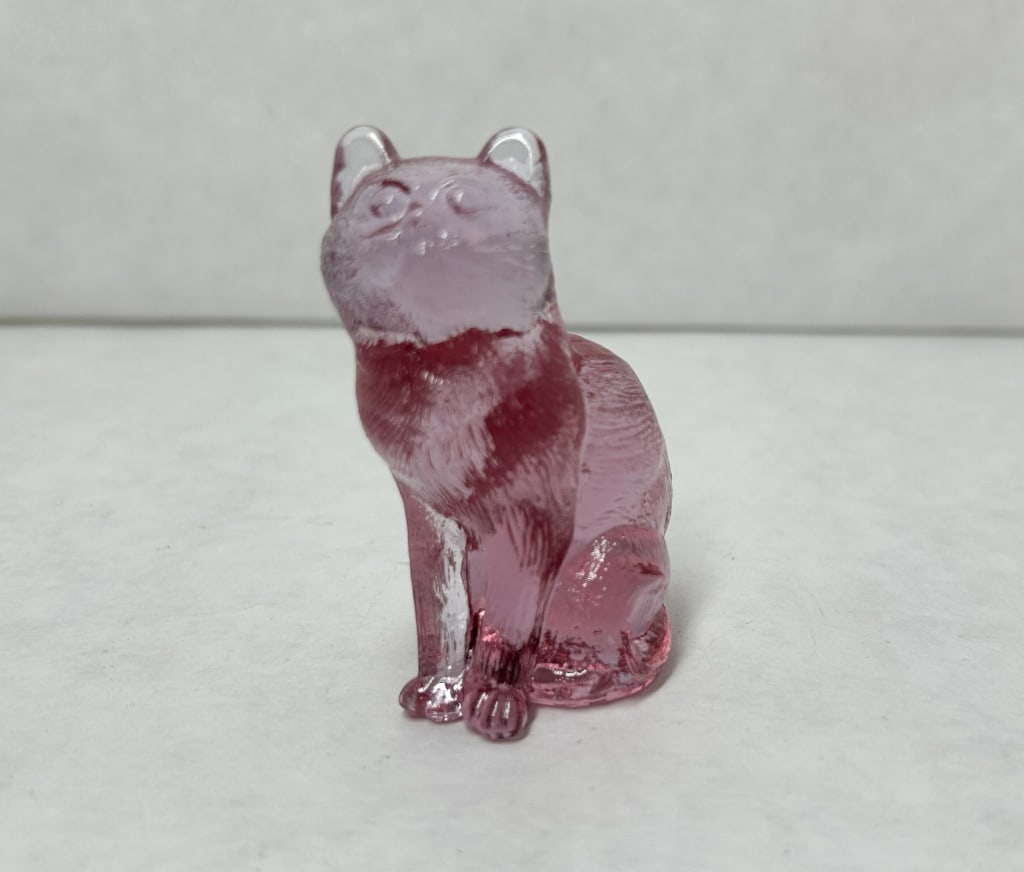 MOSSER SITTING CAT PINK MOLDED GLASS CAT FIGURINE (1 of 4)