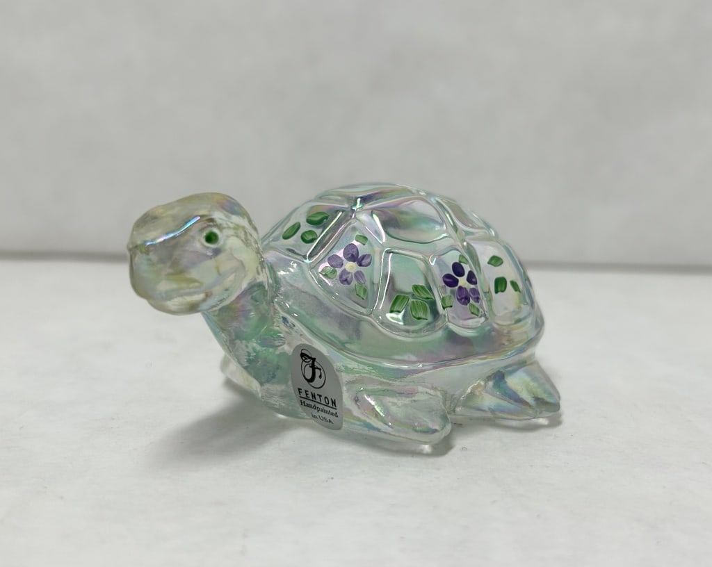 FENTON IRIDESCENT GLASS TURTLE FIGURINE (1 of 6)