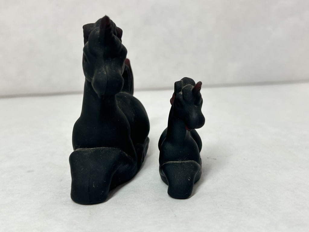 BOYD BLACK RUBY GLASS UNICORNS - 3