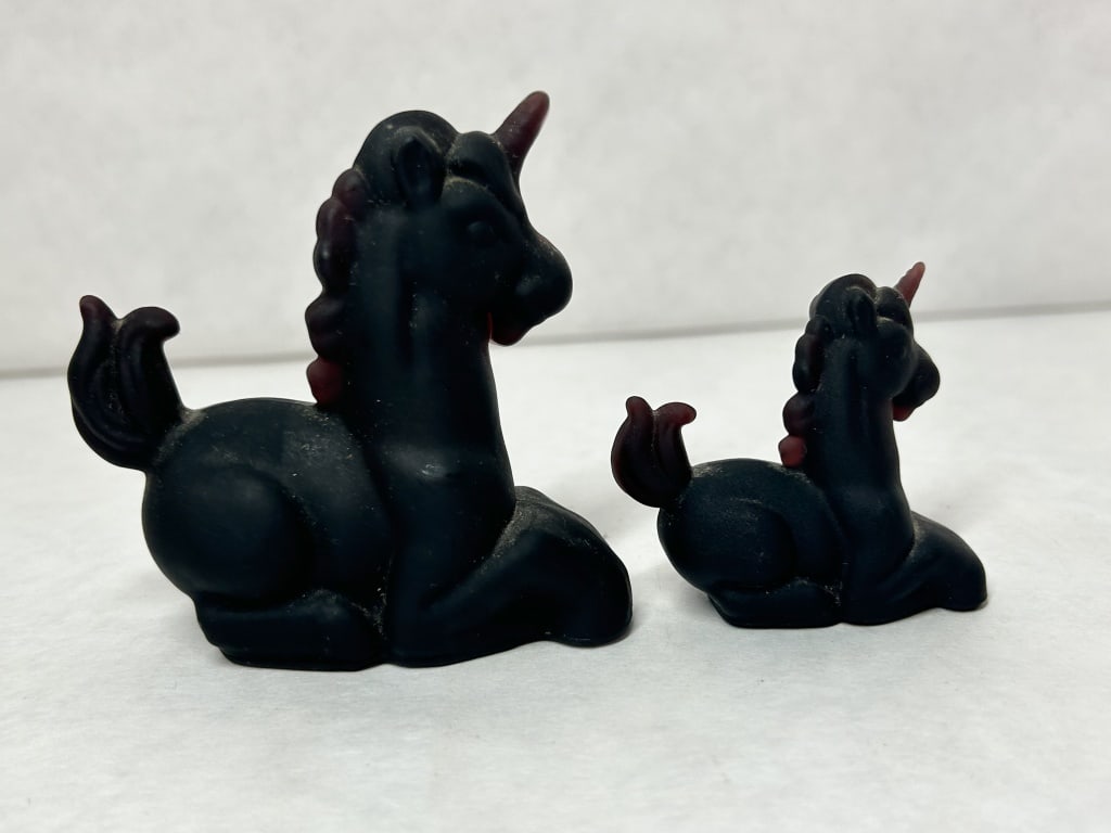 BOYD BLACK RUBY GLASS UNICORNS - 4