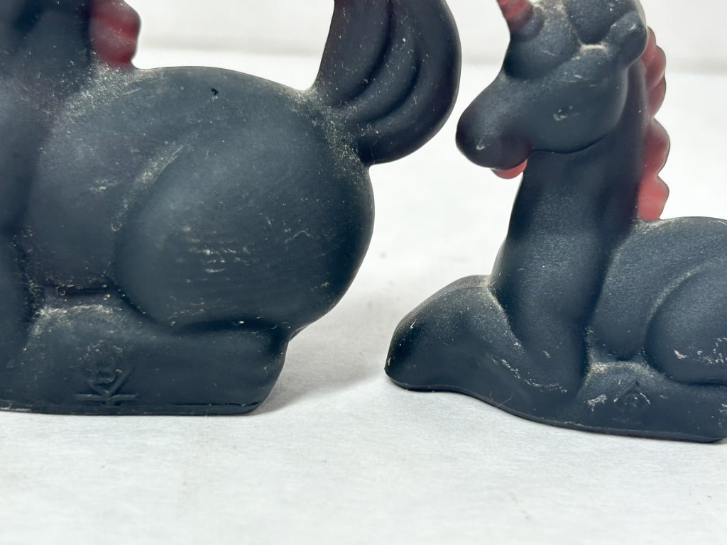 BOYD BLACK RUBY GLASS UNICORNS - 6