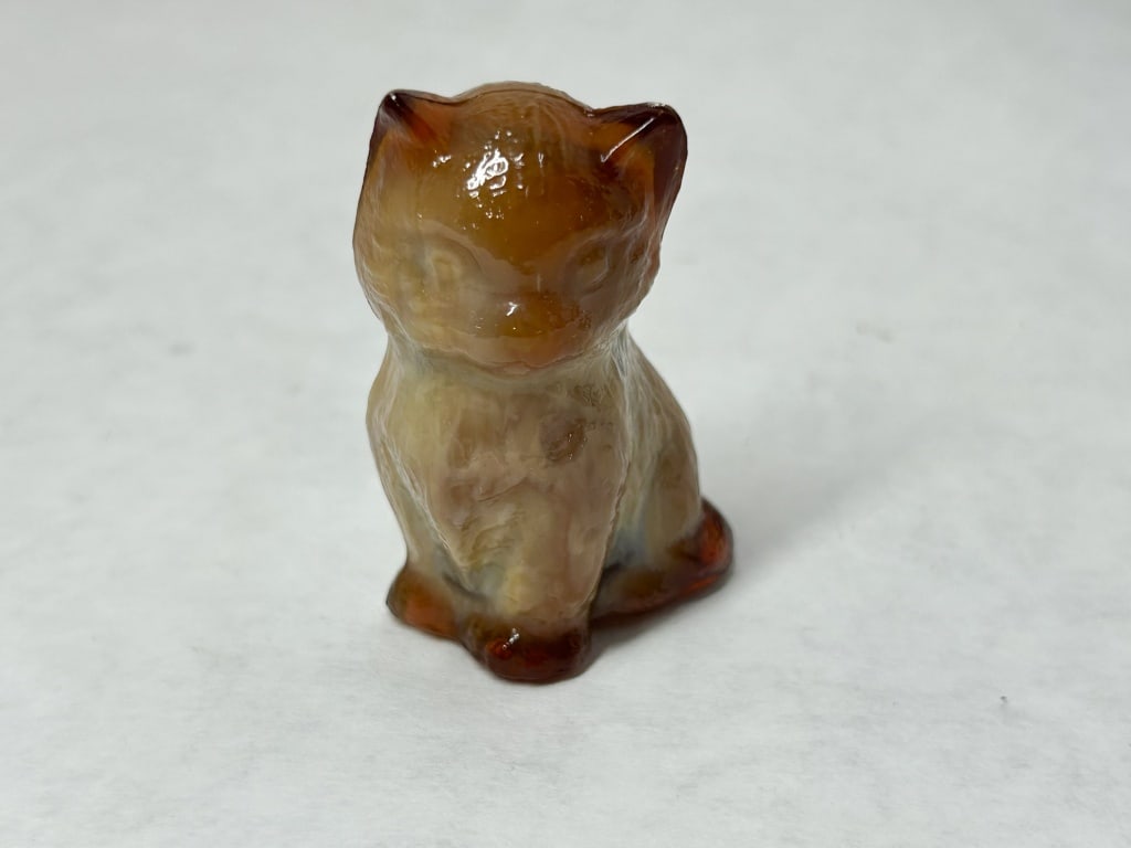 BOYD CARAMEL SLAG GLASS KITTEN, 1983-1988 (1 of 6)