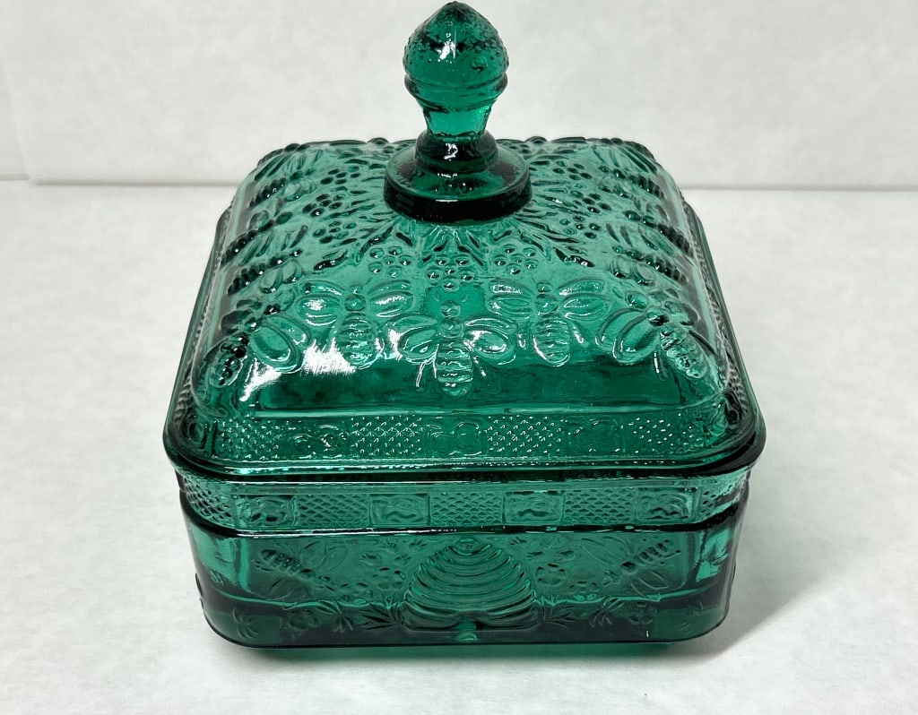 INDIANA EMERALD GLASS BEEHIVE BOX (1 of 7)