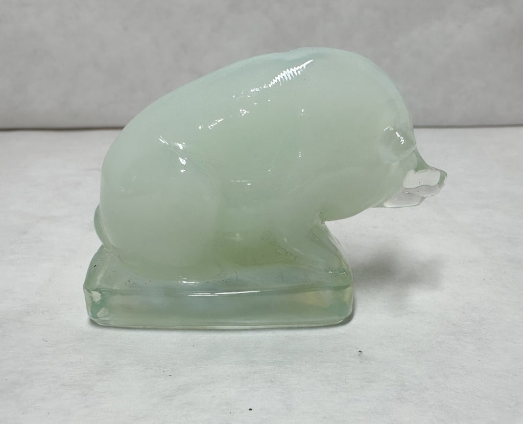 BOYD SUEE PIG WHITE ISH (1 of 5)