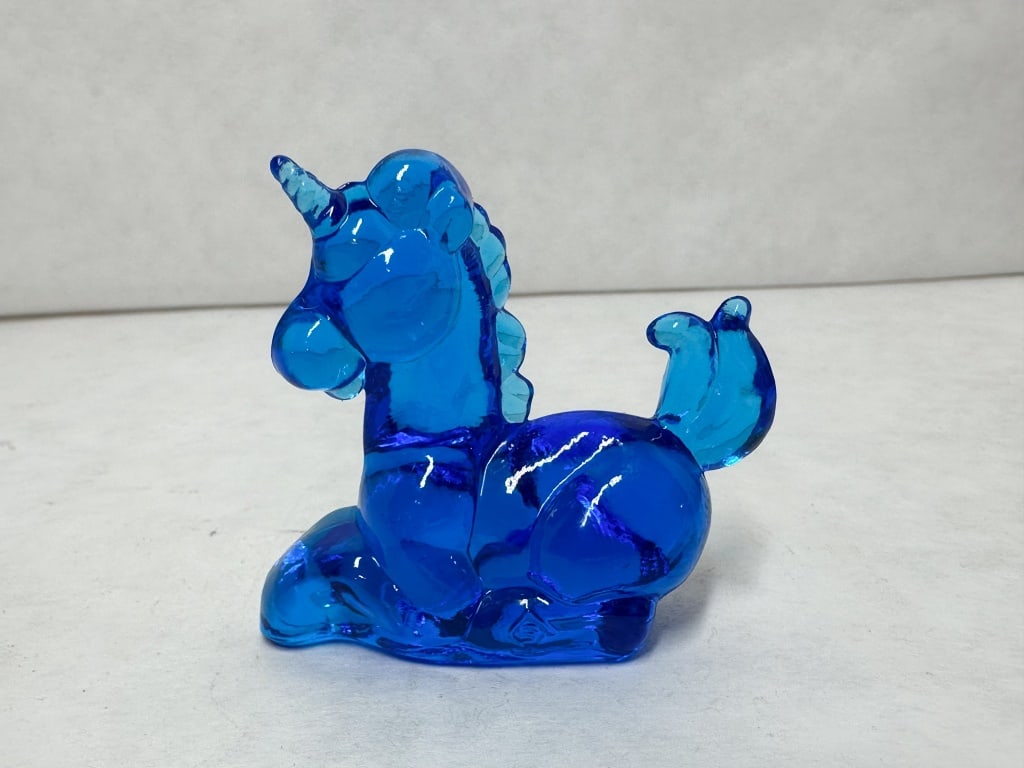 BOYD RITZ BLUE GLASS UNICORN (1 of 6)
