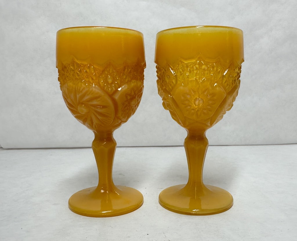 BOYD VINTAGE ORANGE GLASS GOBLETS: Boyd