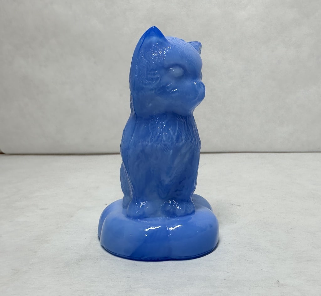 BOYD BLUE SLAG GLASS SITTING KITTEN PILLOW FIGURINE (1 of 5)