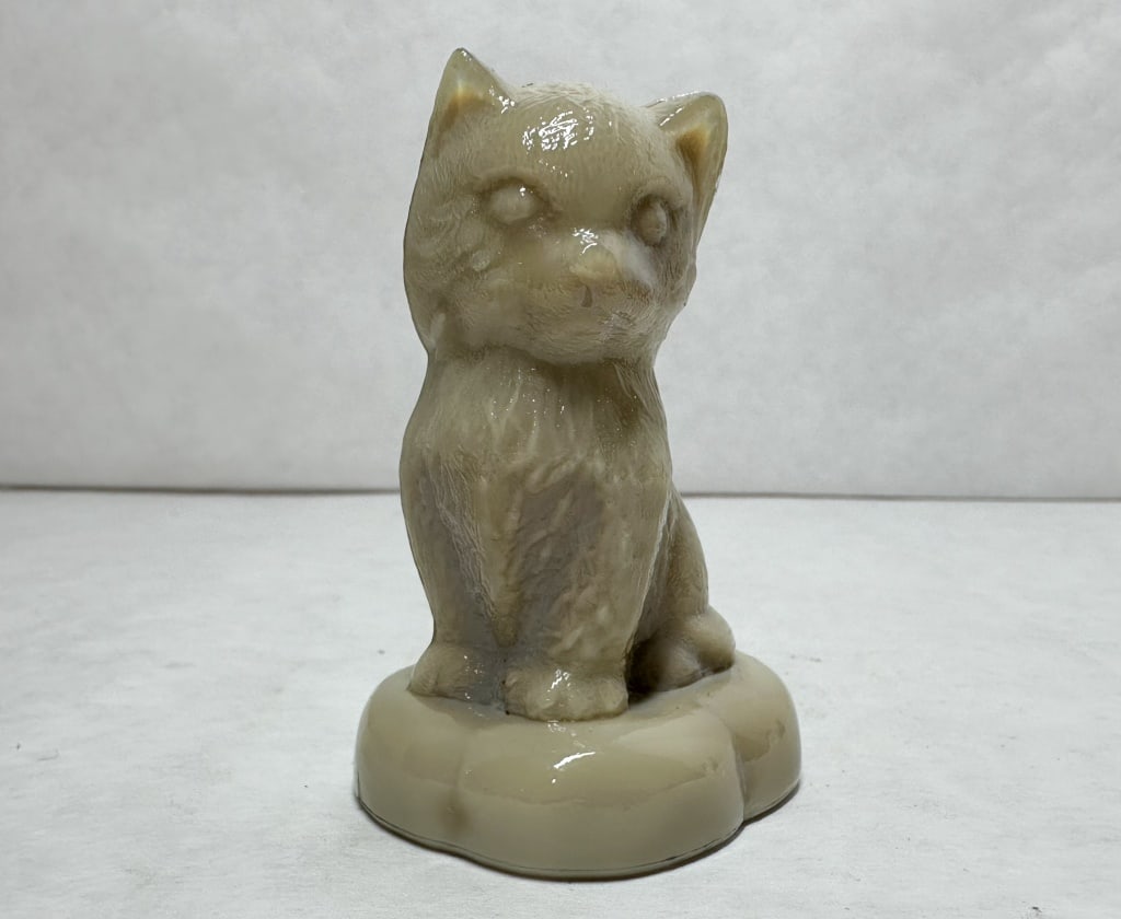 BOYD GLASS GRAY SITTING KITTEN PILLOW FIGURINES: embossed capital letter B inside a diamond on the reverse of the base.