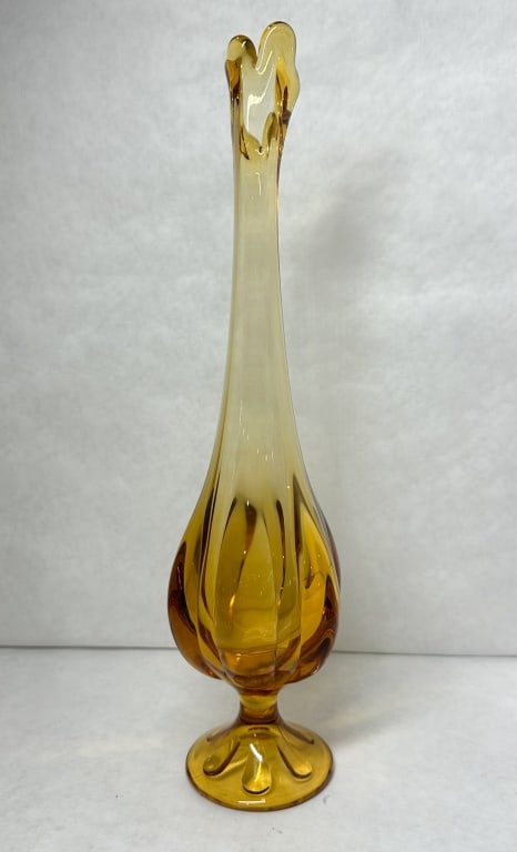 MID-CENTURY AMBER SWUNG GLASS VASE (1 of 3)
