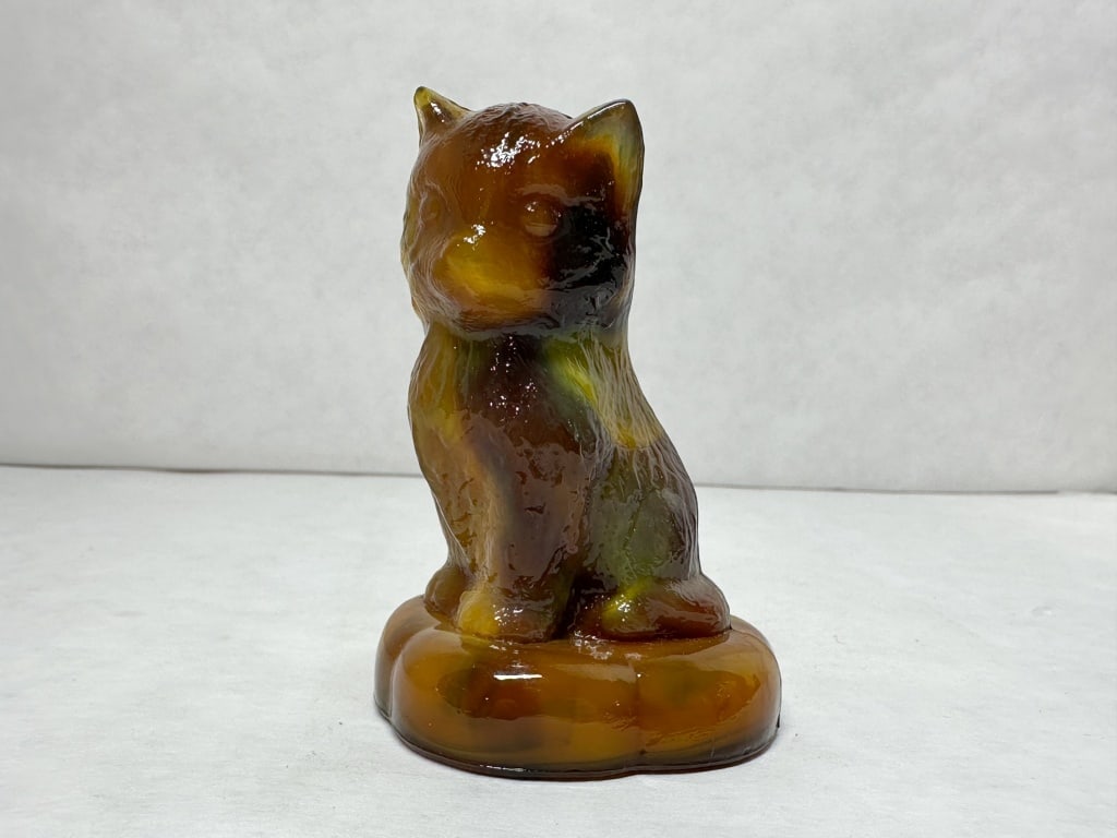 BOYD SLAG GLASS SITTING KITTEN PILLOW C. 1978-1983 (1 of 9)