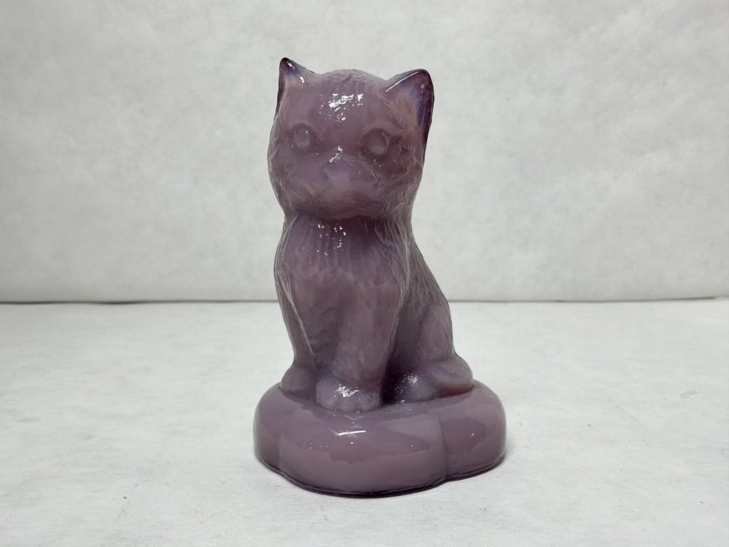 BOYD PURPLE SLAG GLASS SITTING KITTEN ON PILLOW (1 of 5)