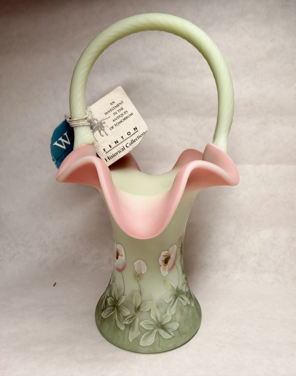 FENTON LOTUS MIST BURMESE BASKET 2000 (1 of 8)