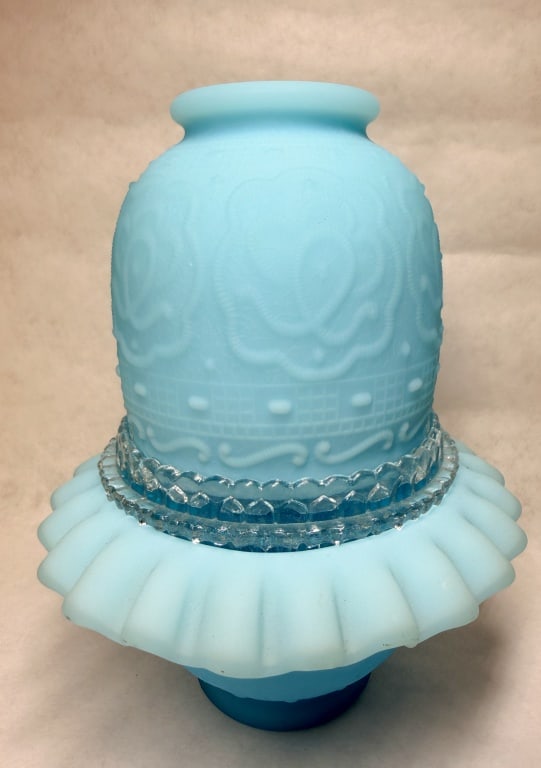 FENTON PERSIAN MEDALLION BLUE SATIN FAIRY LAMP, CIRCA 1970 (1 of 8)