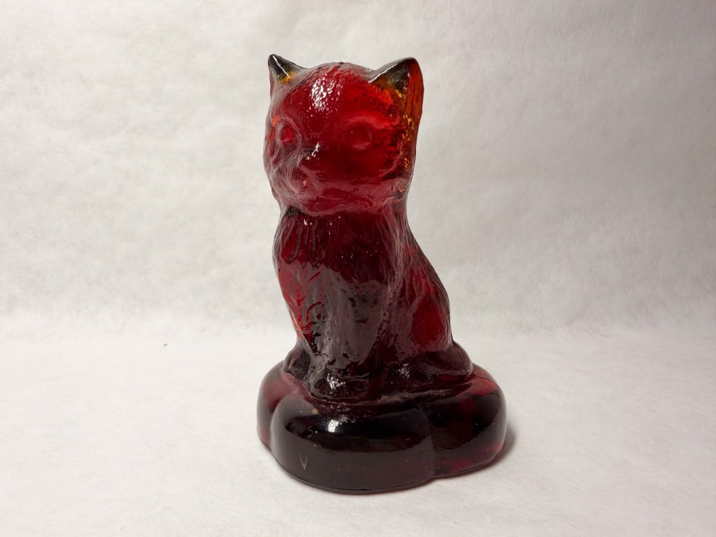 BOYD'S GLASS RED SITTING KITTEN PILLOW (1 of 8)