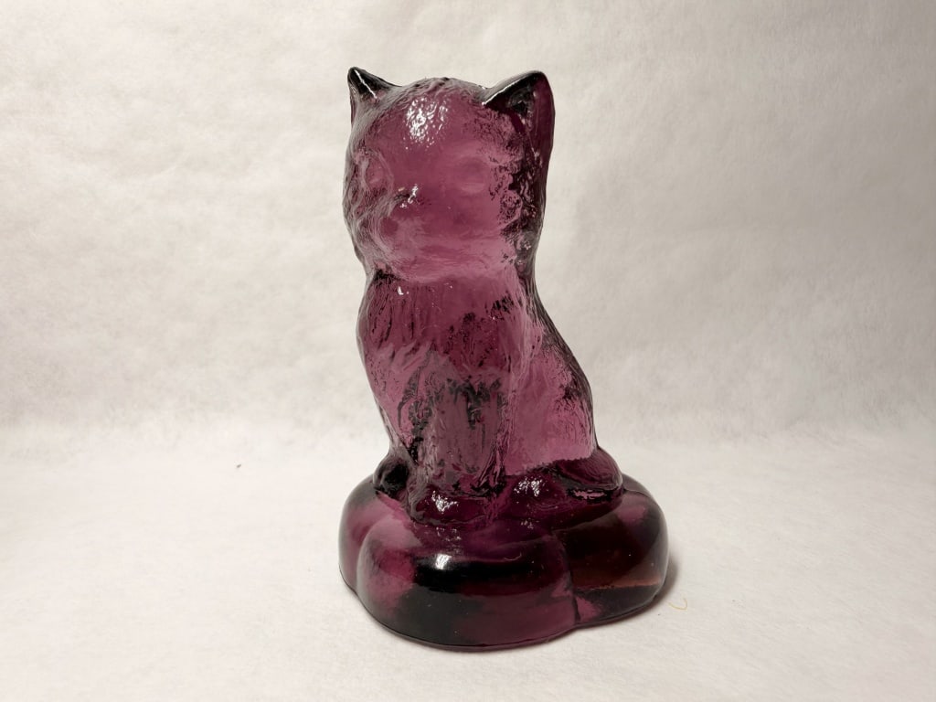 BOYD PURPLE GLASS SITTING KITTEN PILLOW (1 of 7)