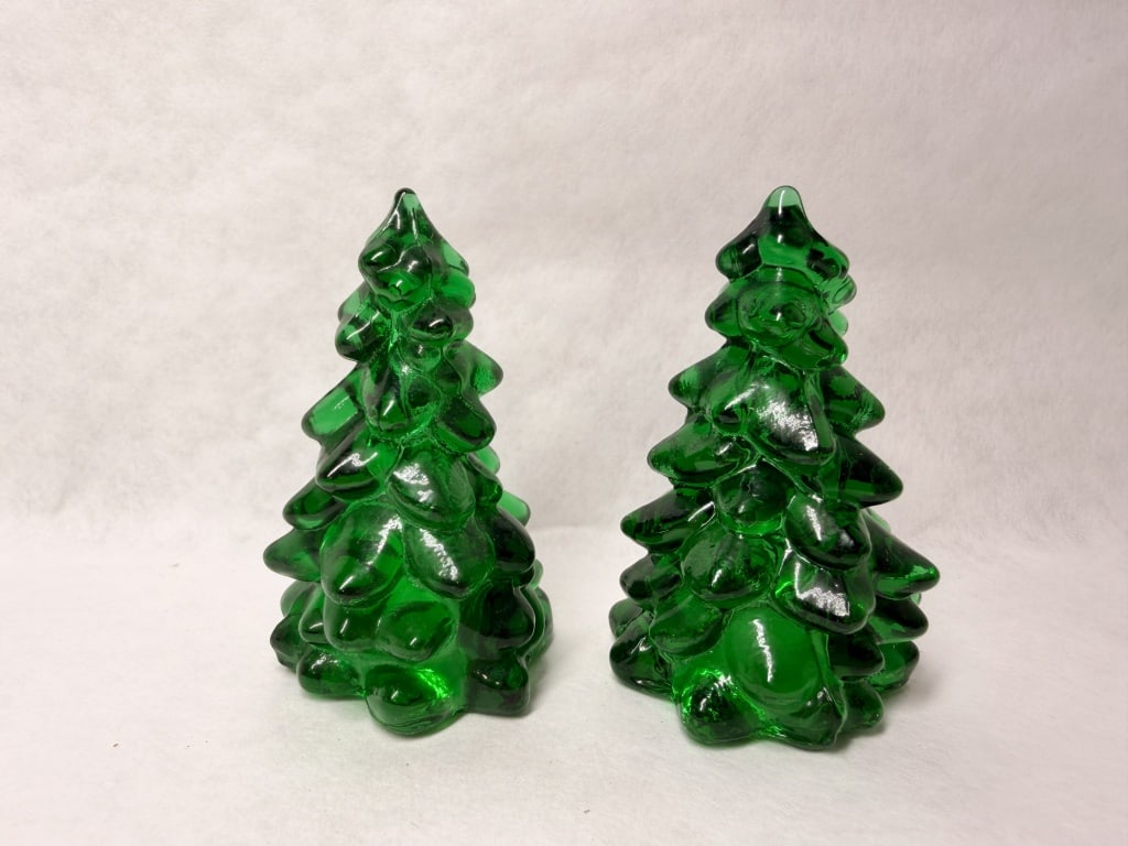 MOSSER MINI GREEN GLASS TREES: .