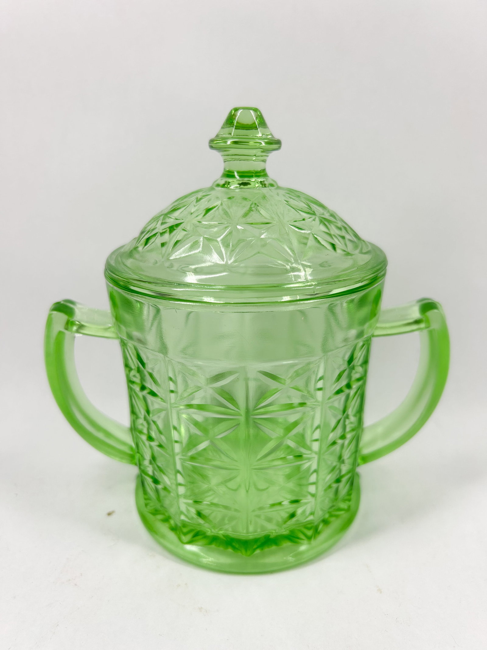 HOCKING GLASS GREEN URANIUM SUGAR BOWL, 1935-1938 (1 of 4)