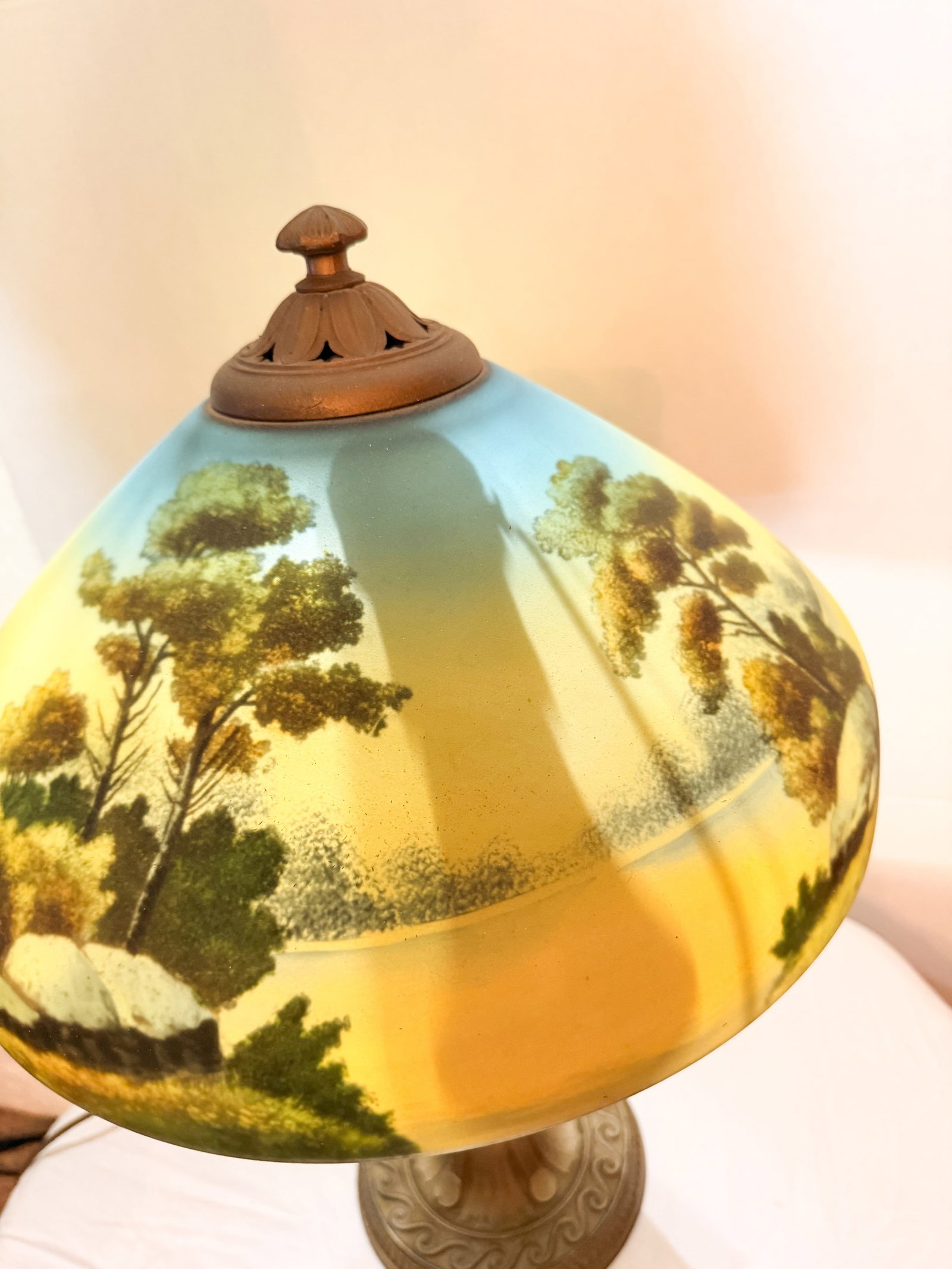 REVERSE PAINTED GLASS TABLE LAMP - 7