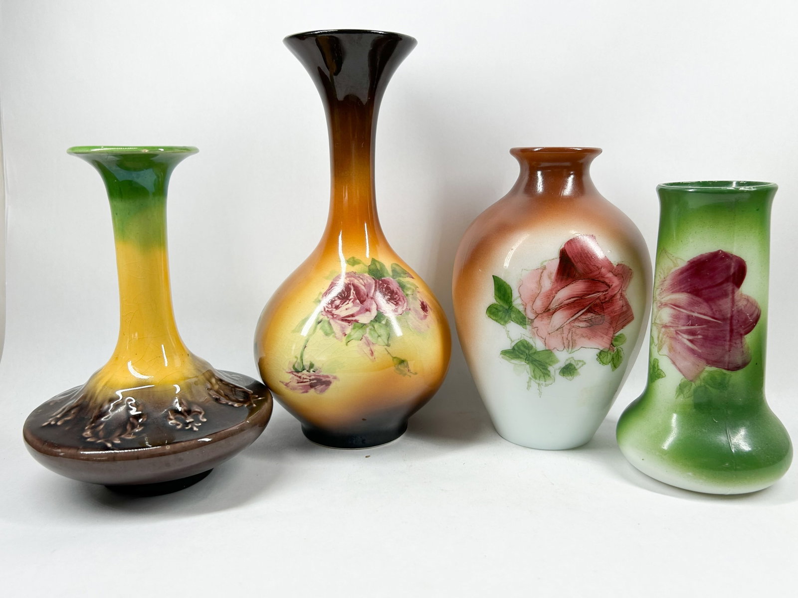 FOUR CERAMIC AND GLASS VASES (1 of 2)