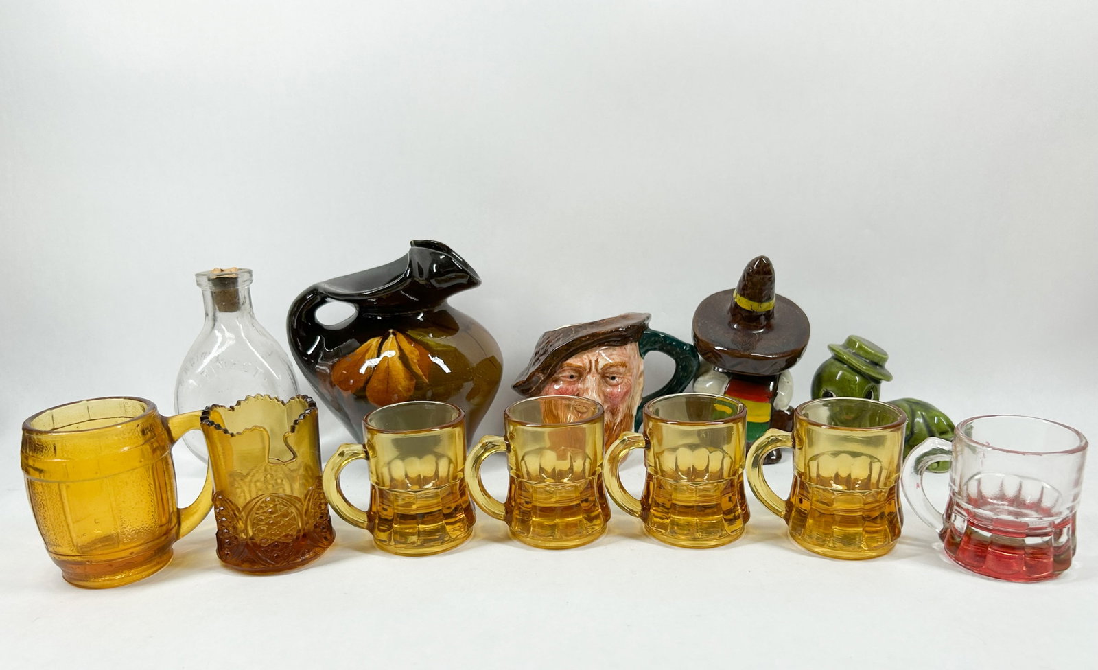 VINTAGE CERAMIC AND GLASSWARE COLLECTION (1 of 2)