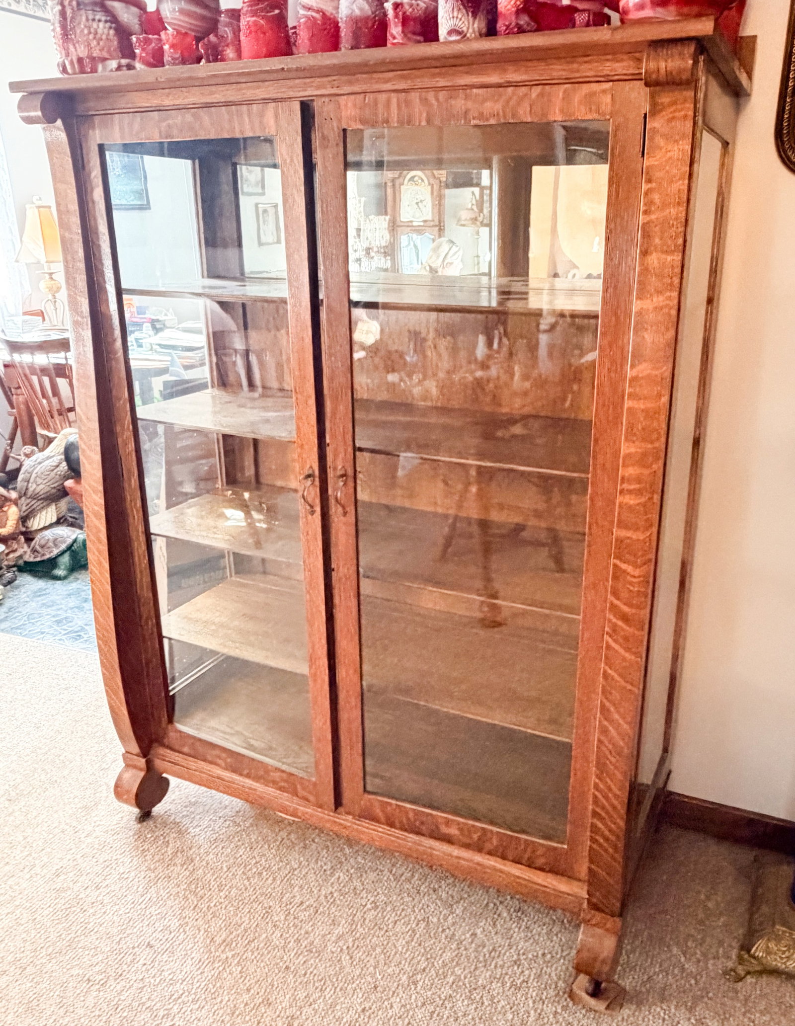 AMERICAN QUARTERSAWN OAK DISPLAY CABINET, C. 1900 (1 of 9)
