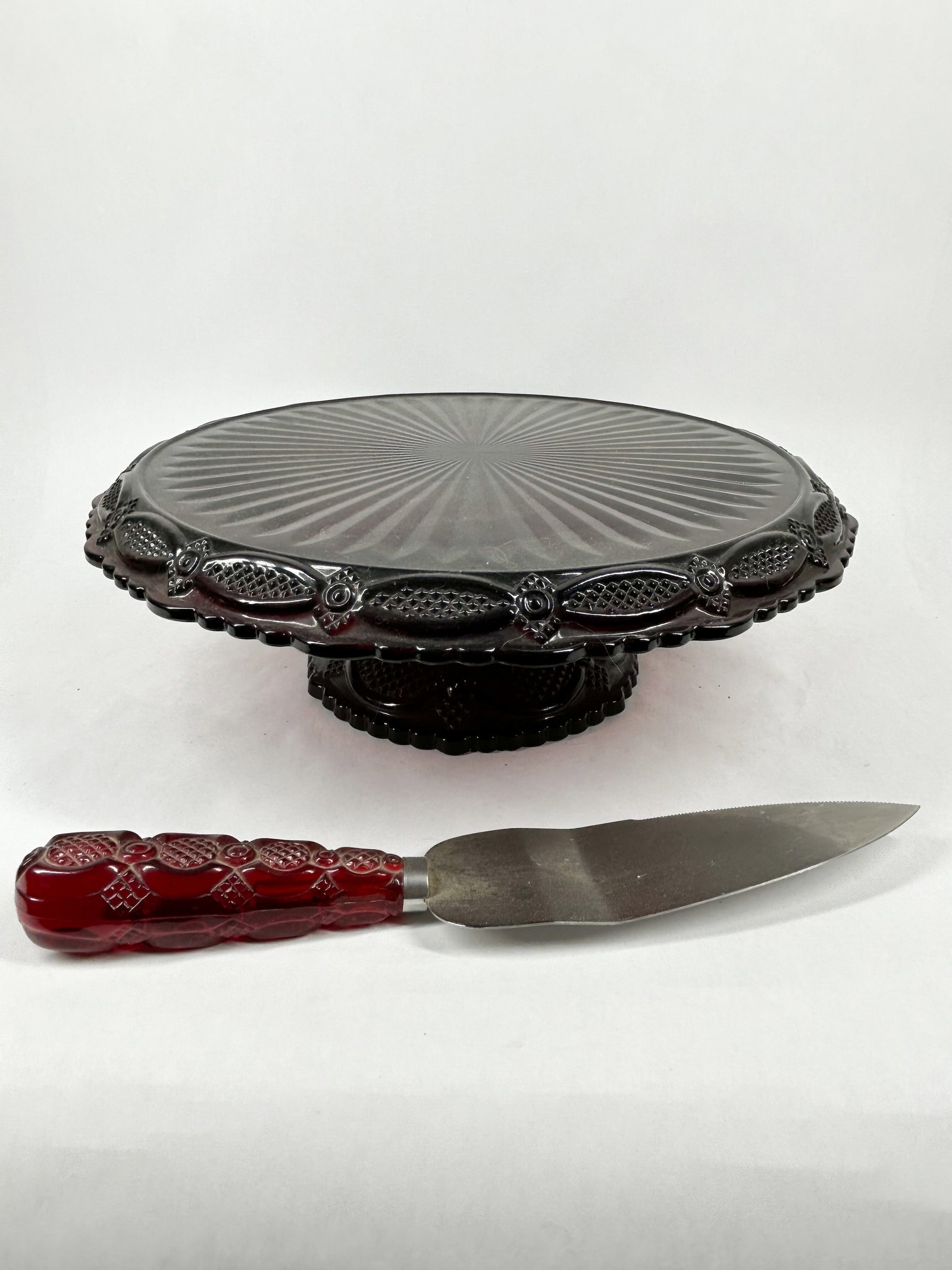 AVON TWO-PIECE RUBY GLASS SET 1970S (1 of 6)