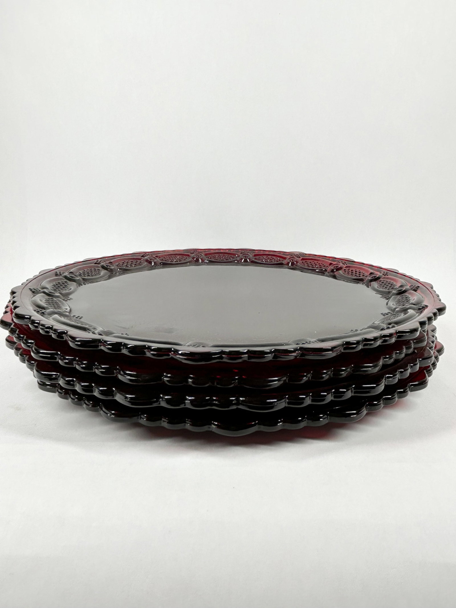 AVON 1876 CAPE COD RUBY PLATES (1 of 3)