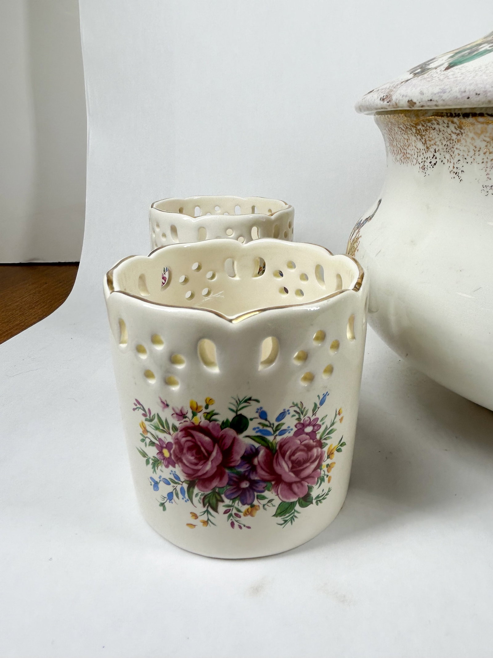 BAUM BROS. CERAMIC FLORAL COMMODE SET - 4