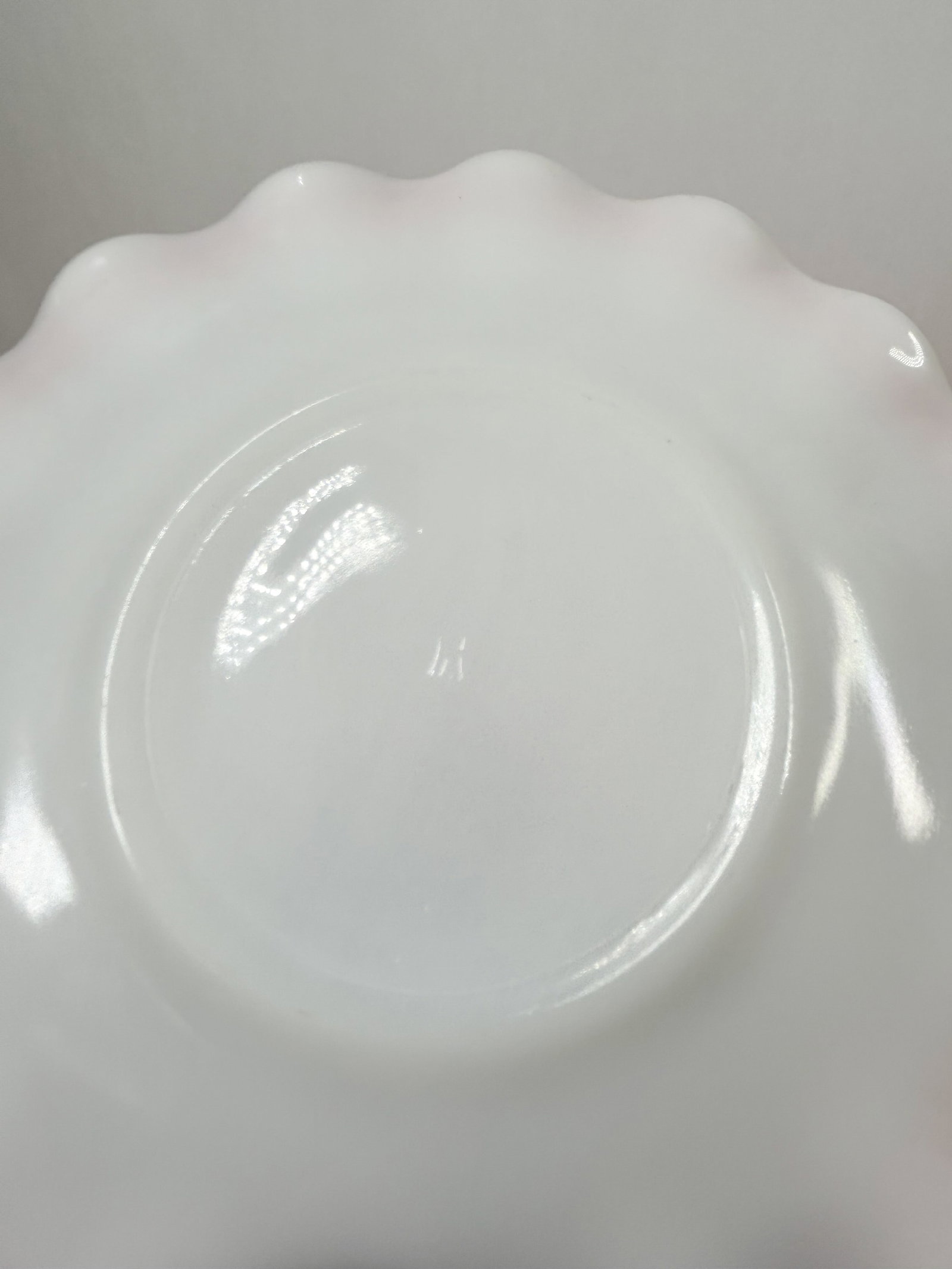 HAZEL ATLAS RUFFLED TABLEWARE - 4