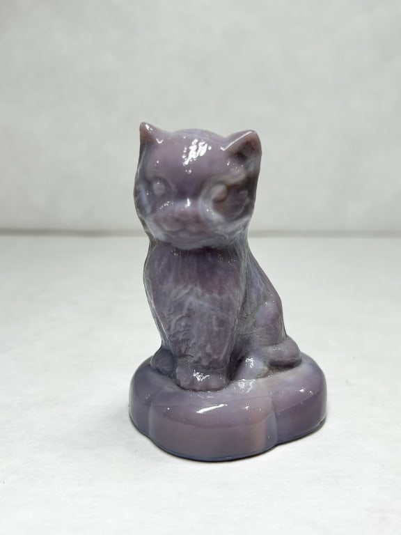 BOYD SLAG GLASS KITTEN ON PILLOW (1 of 3)